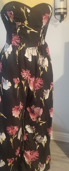 MAURICES floral strapless jumpsuit - Picture 2 of 11